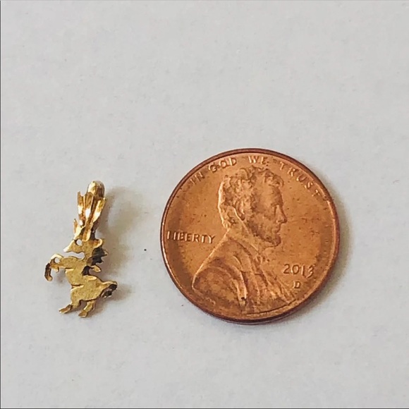 🍁Final Price! 14K Gold Dainty Unicorn Pendant - Picture 4 of 4